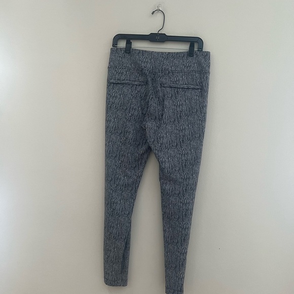 Gray High-Waisted Leggings - Picture 8 of 11